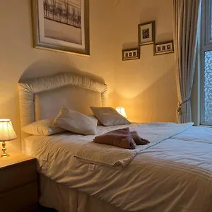 Cosy Town House Homestay